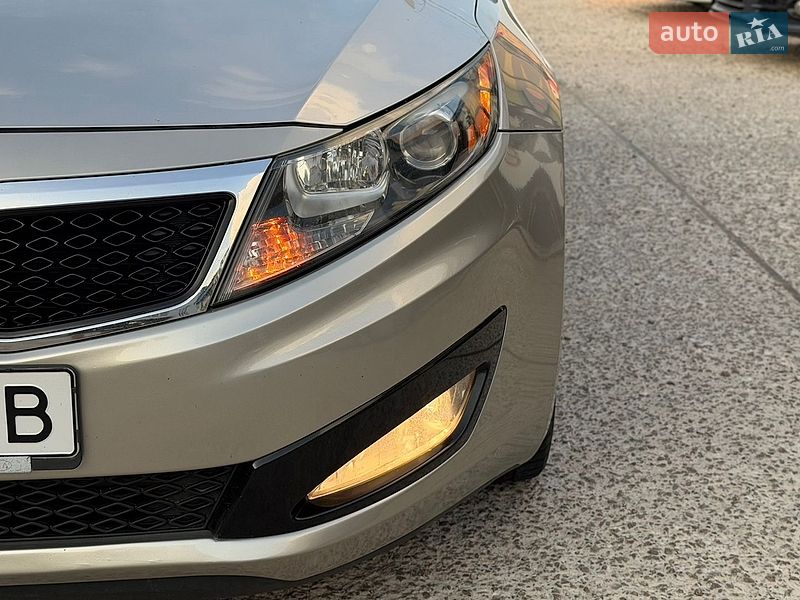 Седан Kia Optima 2012 в Житомирі