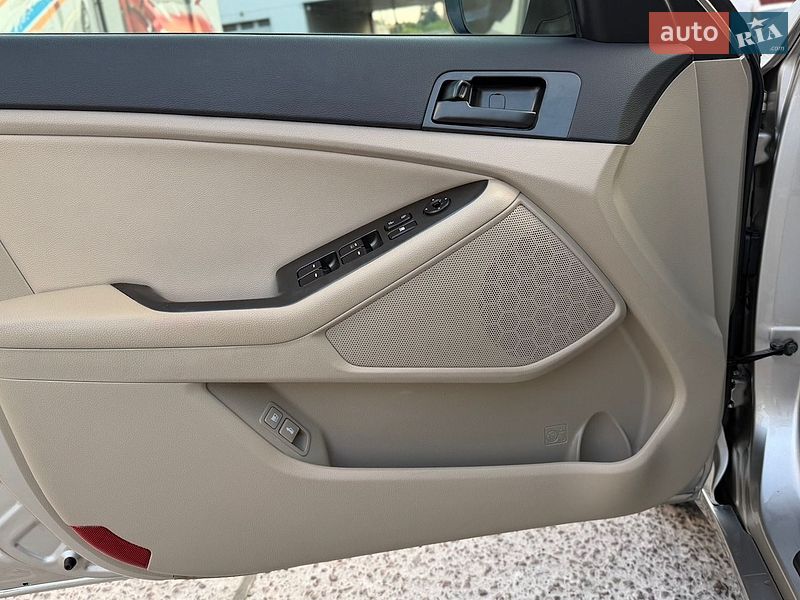 Седан Kia Optima 2012 в Житомирі