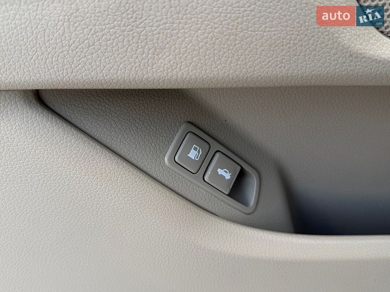 Седан Kia Optima 2012 в Житомирі