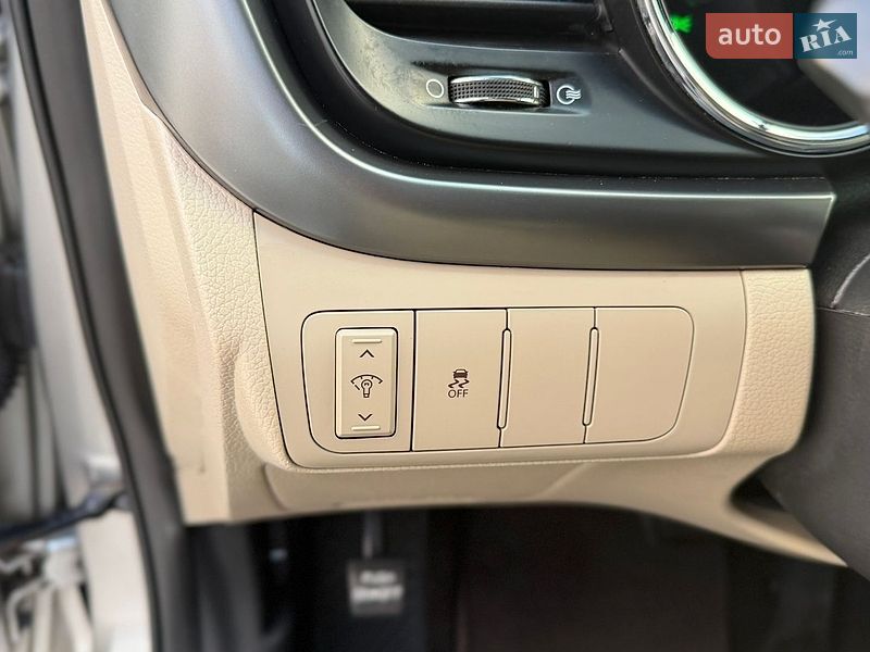 Седан Kia Optima 2012 в Житомирі