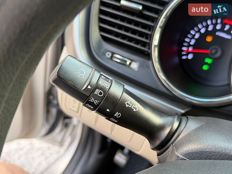 Седан Kia Optima 2012 в Житомирі