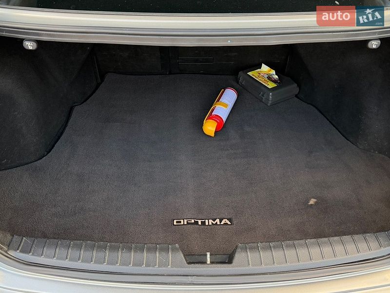 Седан Kia Optima 2012 в Житомирі