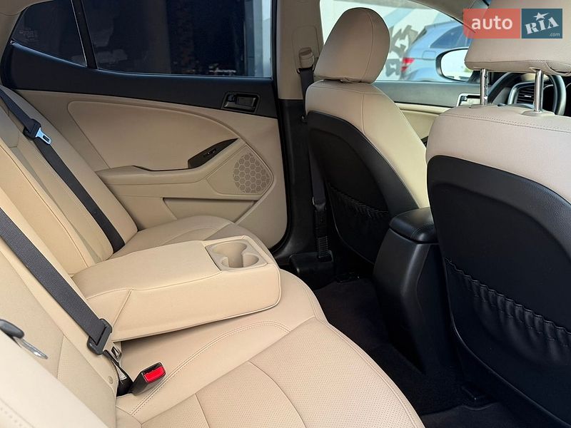 Седан Kia Optima 2012 в Житомирі