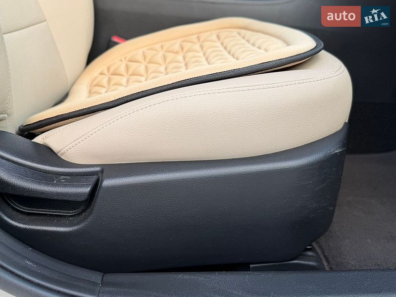 Седан Kia Optima 2012 в Житомирі