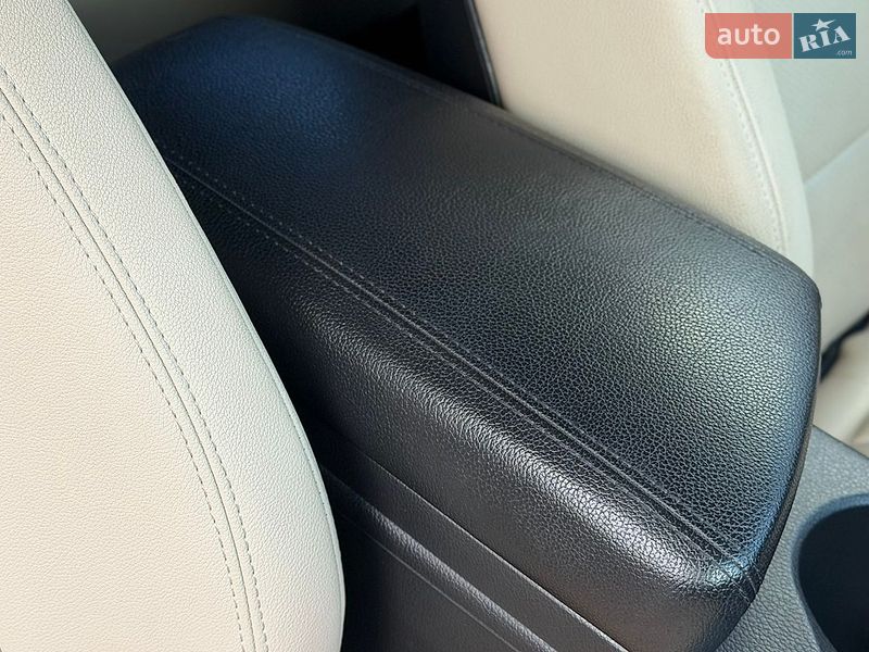 Седан Kia Optima 2012 в Житомирі