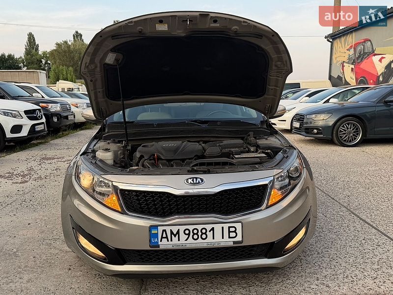 Седан Kia Optima 2012 в Житомирі