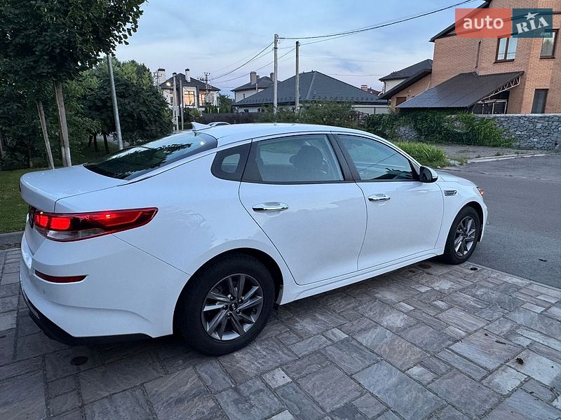 Седан Kia Optima 2019 в Киеве