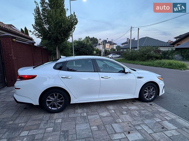 Седан Kia Optima 2019 в Киеве