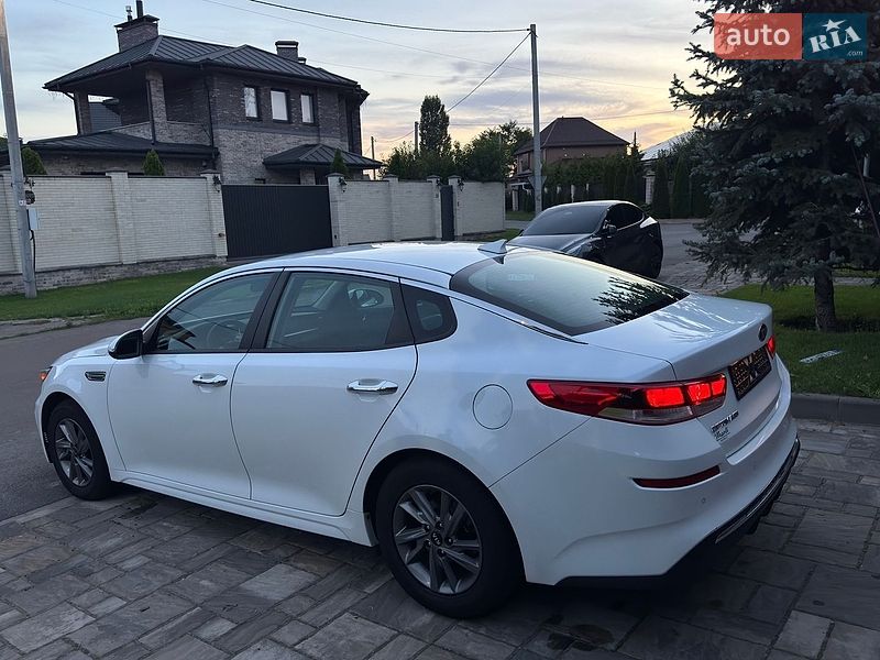 Седан Kia Optima 2019 в Киеве