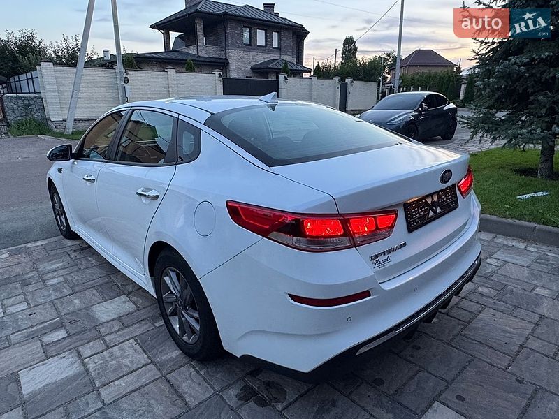 Седан Kia Optima 2019 в Киеве