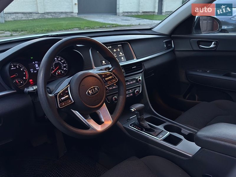 Седан Kia Optima 2019 в Киеве