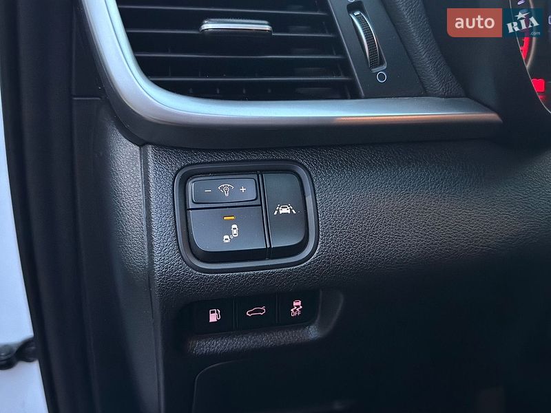 Седан Kia Optima 2019 в Киеве