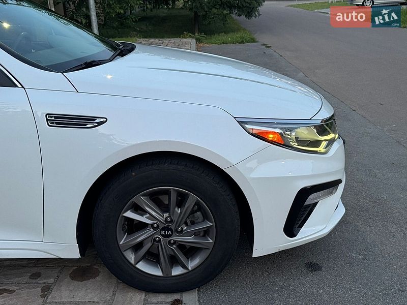 Седан Kia Optima 2019 в Киеве