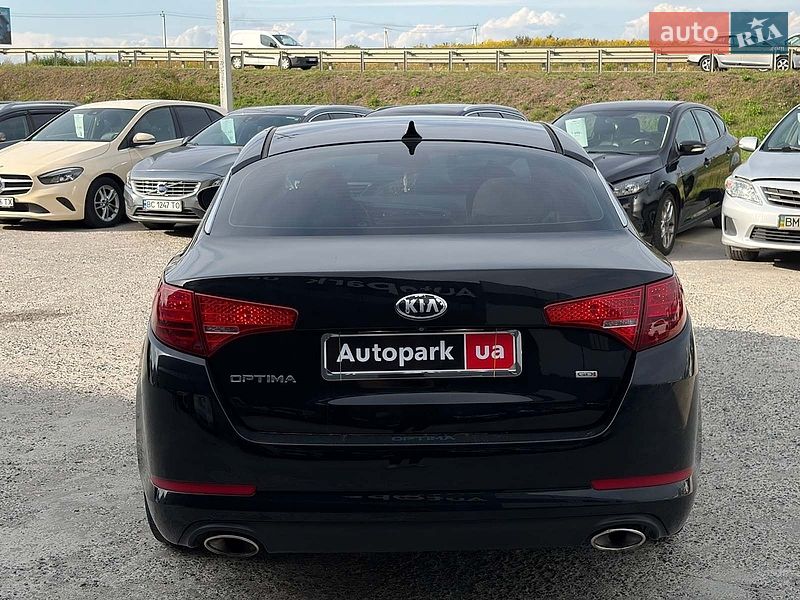 Седан Kia Optima 2013 в Львове