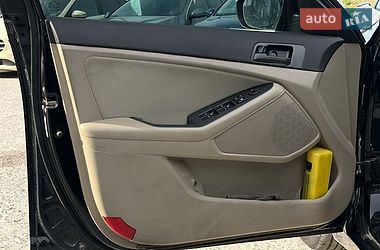 Седан Kia Optima 2013 в Львове