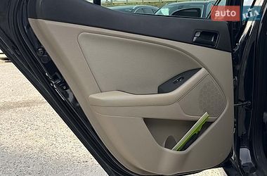 Седан Kia Optima 2013 в Львове