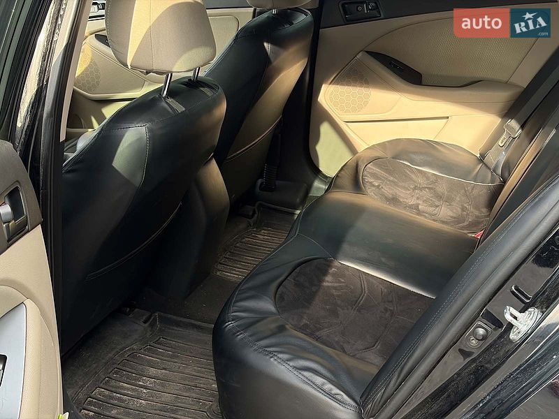 Седан Kia Optima 2013 в Львове