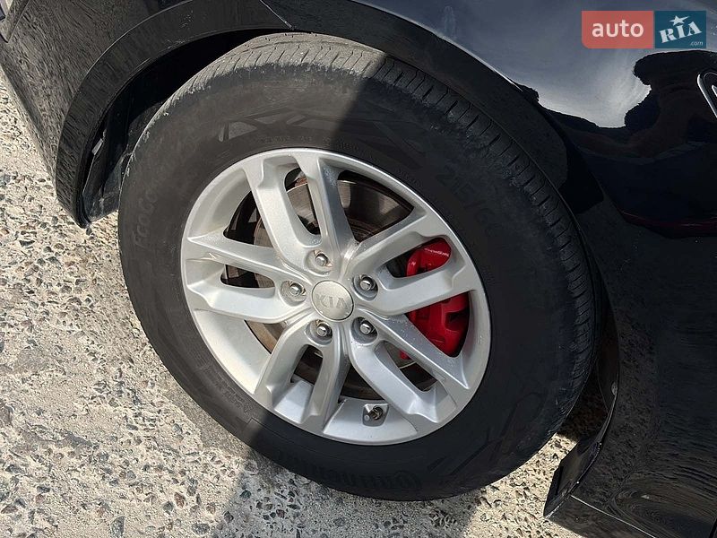 Седан Kia Optima 2013 в Львове