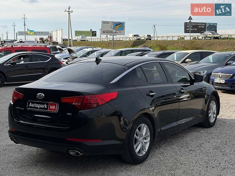 Седан Kia Optima 2013 в Львове
