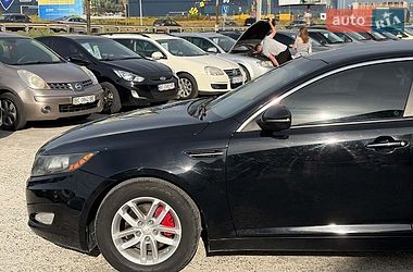 Седан Kia Optima 2013 в Львове