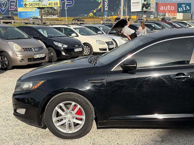 Седан Kia Optima 2013 в Львове