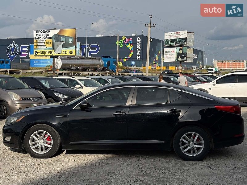 Седан Kia Optima 2013 в Львове