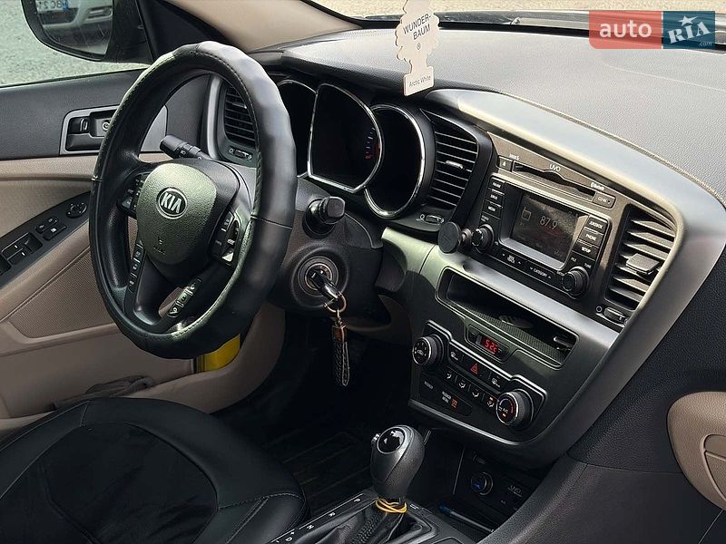 Седан Kia Optima 2013 в Львове