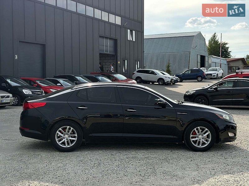 Седан Kia Optima 2013 в Львове