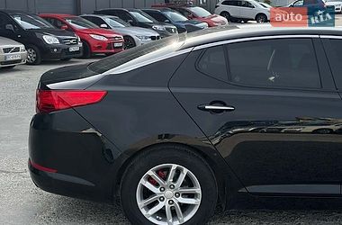 Седан Kia Optima 2013 в Львове