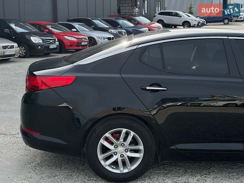 Седан Kia Optima 2013 в Львове