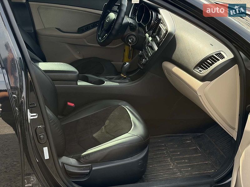 Седан Kia Optima 2013 в Львове