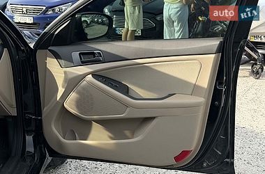 Седан Kia Optima 2013 в Львове