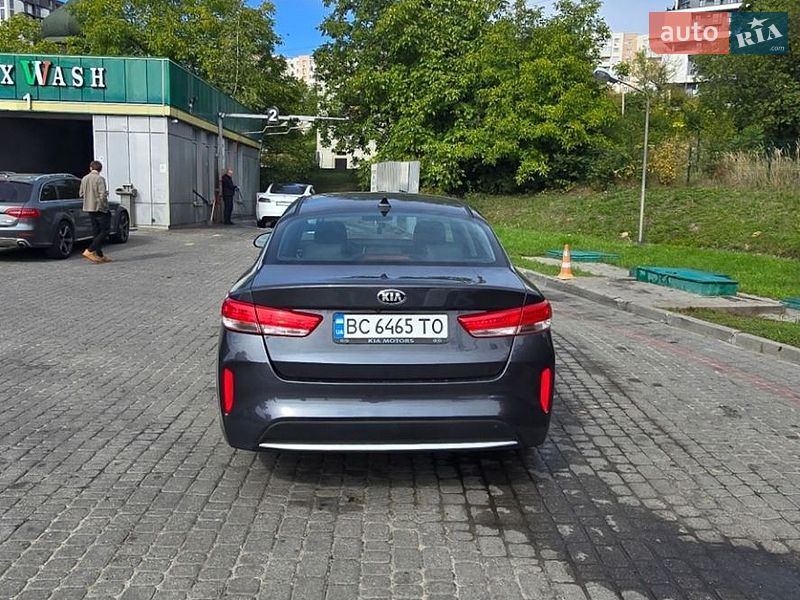 Седан Kia Optima 2017 в Львові