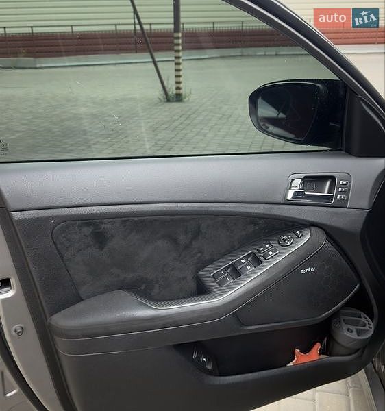 Седан Kia Optima 2011 в Одессе