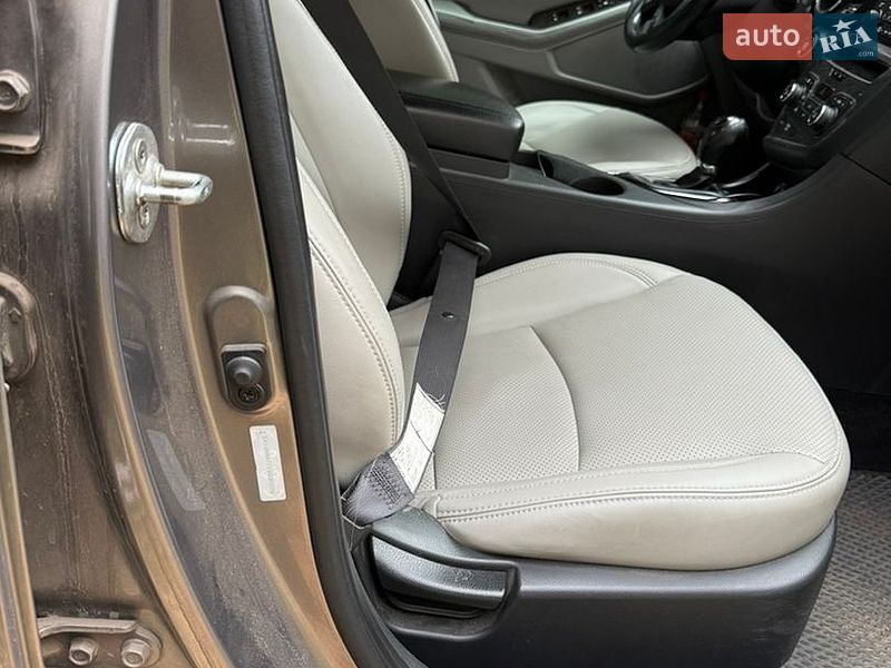 Седан Kia Optima 2011 в Киеве