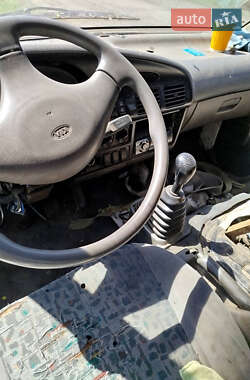 Kia Pregio  2001
