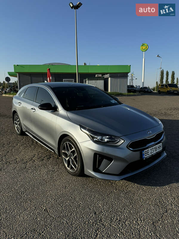 Універсал Kia ProCeed