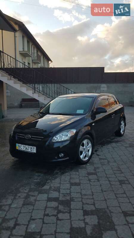 Хетчбек Kia ProCeed