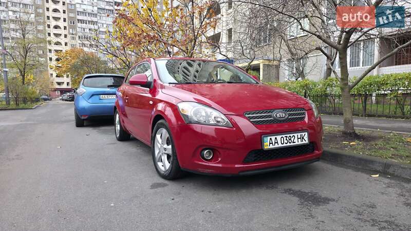 Хэтчбек Kia ProCeed