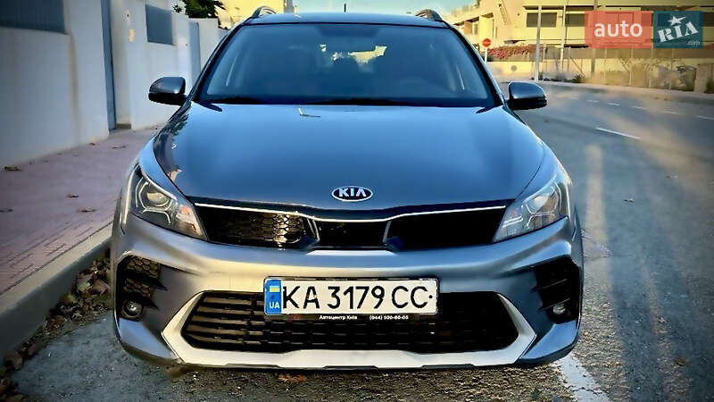Позашляховик / Кросовер Kia Rio X