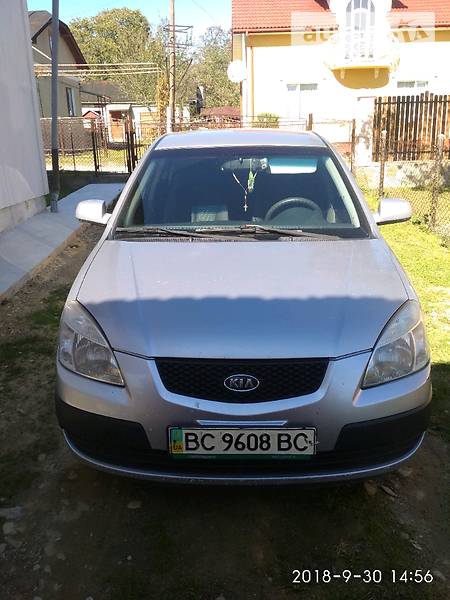 Седан Kia Rio