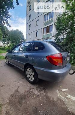 Kia Rio  2001