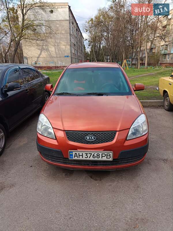 Седан Kia Rio