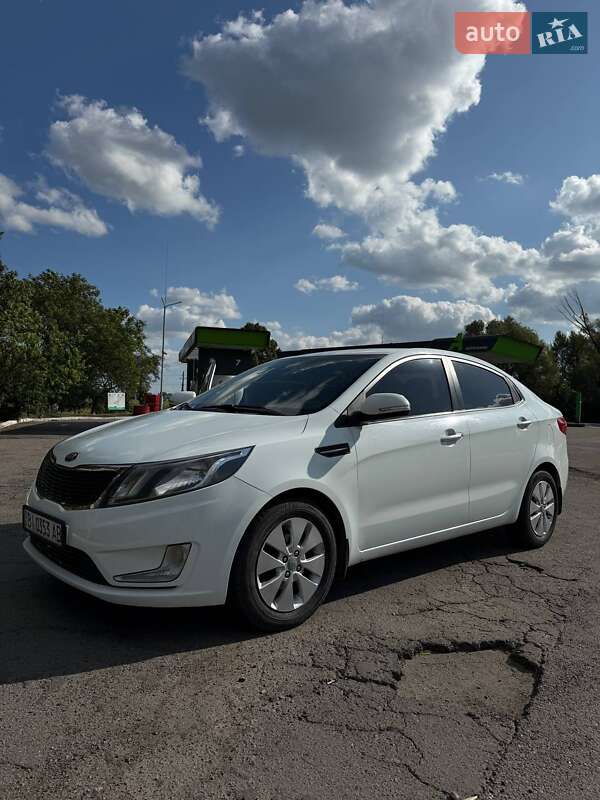 Седан Kia Rio