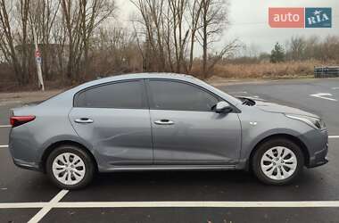 Kia Rio  2017