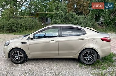 Седан Kia Rio 2012 в Царичанке