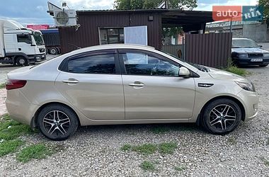 Седан Kia Rio 2012 в Царичанке