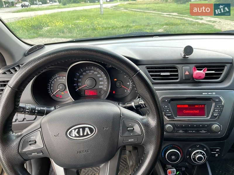 Седан Kia Rio 2012 в Царичанке