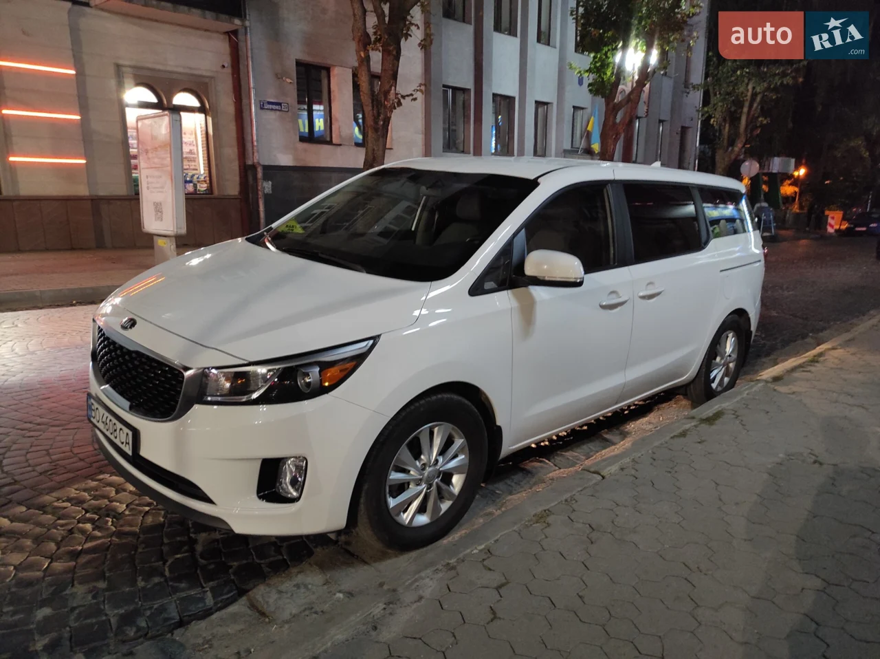 2015 Kia Sedona - мініатюра 2