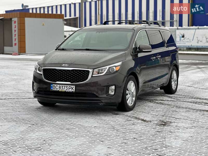Мінівен Kia Sedona